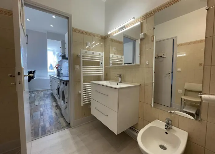 Le Balcon Des Thermes Дом отдыха Сали-де-Беарн